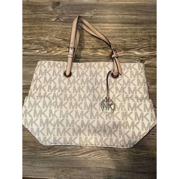 Michael Kors Beige & Tan Leather Tote Handbag and wallet set. Gold Hardware - Picture 1 of 15